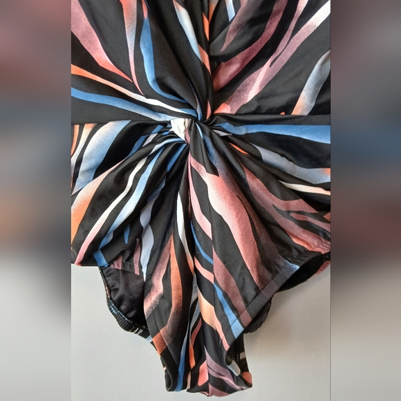 Magicsuit By Miraclesuit Black Blue One Piece Slimming Sexy Swimsuit Size 10 - Picture 3 of 8